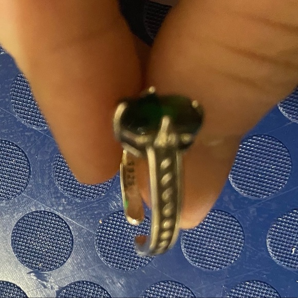 STERLING SILVER EMERALD GREEN ZIRCON RING - Picture 4 of 5